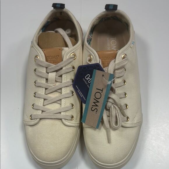 TOMS Cream Canvas Sneakers - Picture 1 of 9